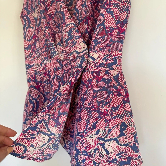 Banana Republic Snake print in pink and blue size: XS - Picture 3 of 5
